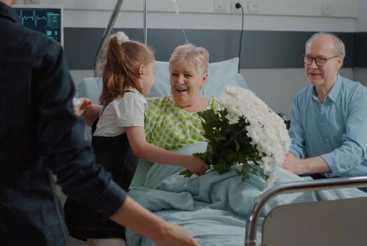 Cómo desear una pronta recuperación: flores recomendadas y frases significativas