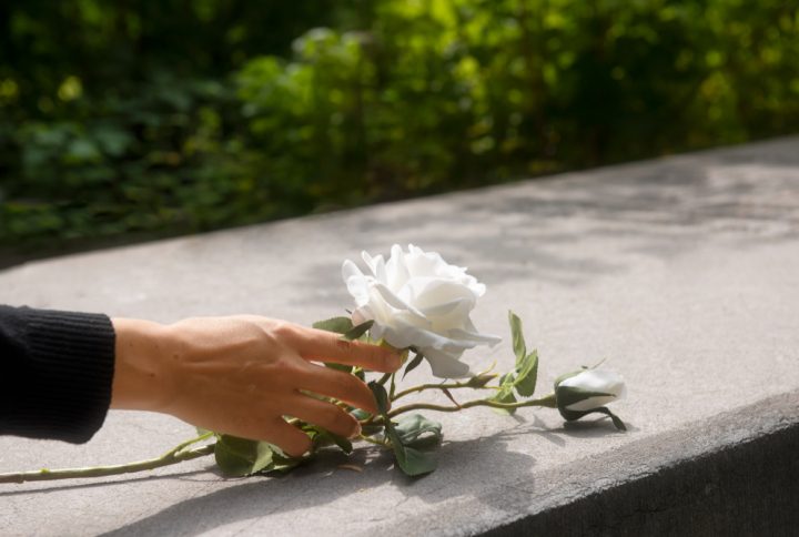 Flores para difuntos: significado y por qué se regalan